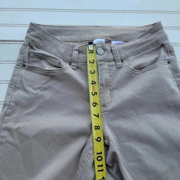 Time and Tru Capri Pants Womens 8 Mid-Rise Rolled Leg Beige Jeans 28×20 - Picture 3 of 7